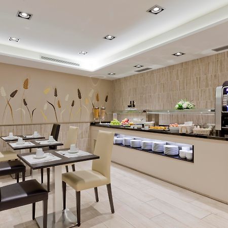 โฮเต็ล ซานต้า มาร์ทา Hotel บาร์เซโลนา ภายนอก รูปภาพ