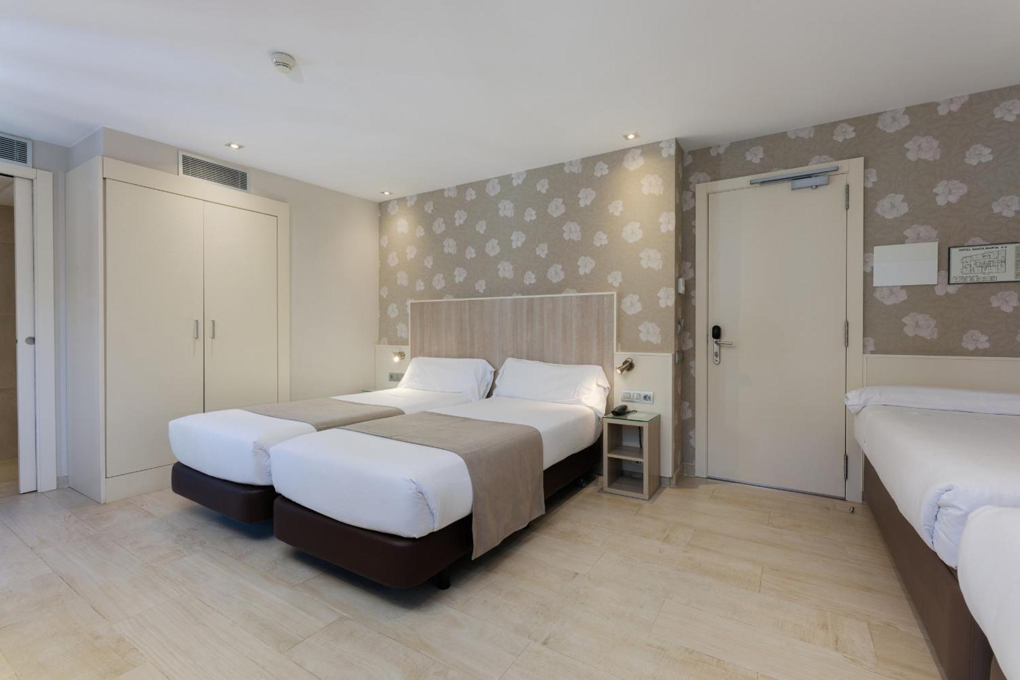 โฮเต็ล ซานต้า มาร์ทา Hotel บาร์เซโลนา ภายนอก รูปภาพ