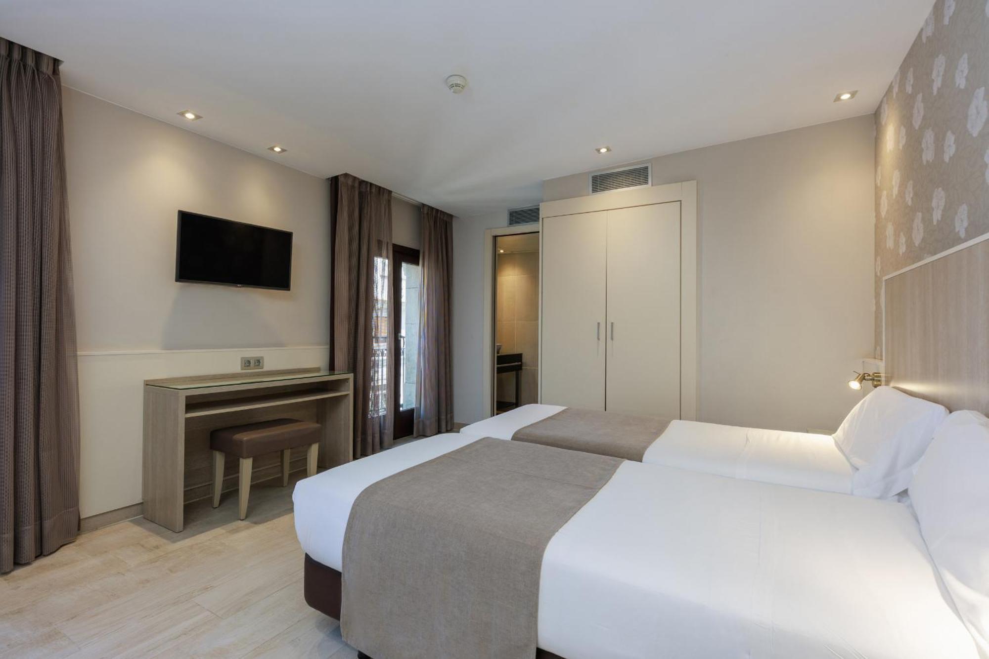 โฮเต็ล ซานต้า มาร์ทา Hotel บาร์เซโลนา ภายนอก รูปภาพ
