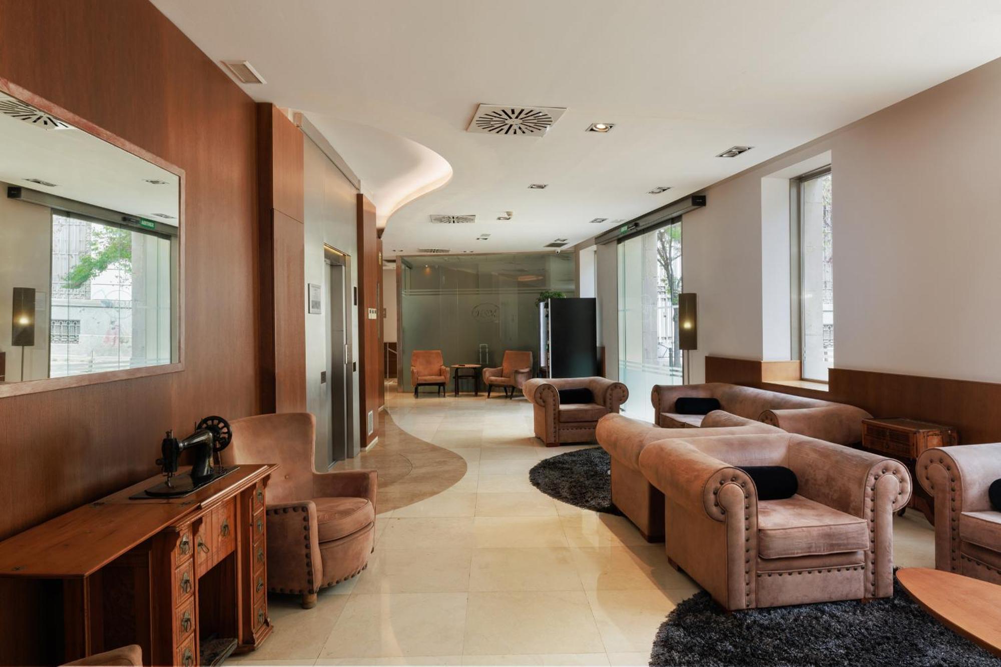 โฮเต็ล ซานต้า มาร์ทา Hotel บาร์เซโลนา ภายนอก รูปภาพ