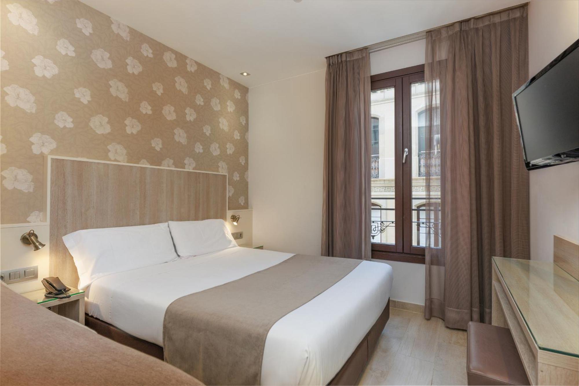โฮเต็ล ซานต้า มาร์ทา Hotel บาร์เซโลนา ภายนอก รูปภาพ