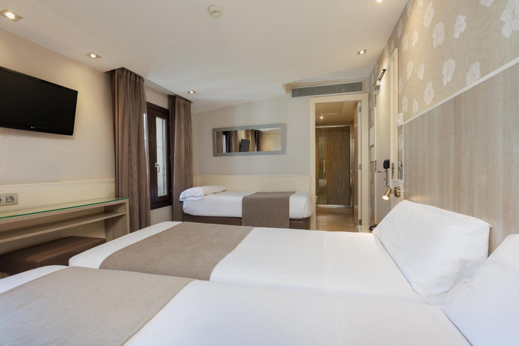 โฮเต็ล ซานต้า มาร์ทา Hotel บาร์เซโลนา ภายนอก รูปภาพ